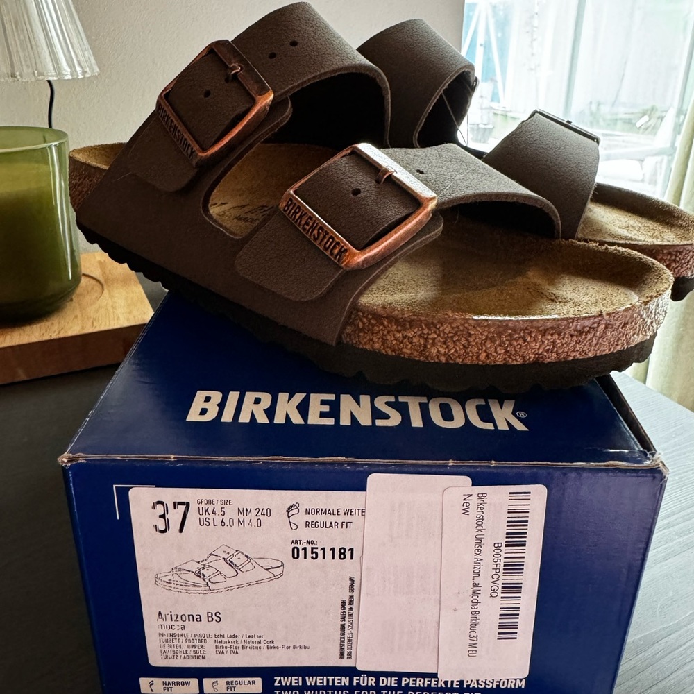 Birkenstock Arizona NWT in the Mocha color way